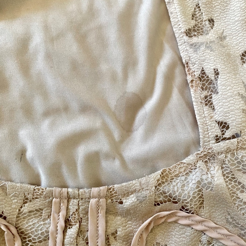 ✨Gorgeous H&M Scallop Hem Lacey Mini Dress, sz 2 - Picture 8 of 9